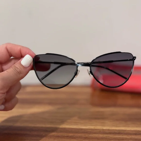 Marc by Marc Jacobs Black Cat Eye Sunglasses w/ Red Case 100% Authentic Women's - Picture 16 of 16